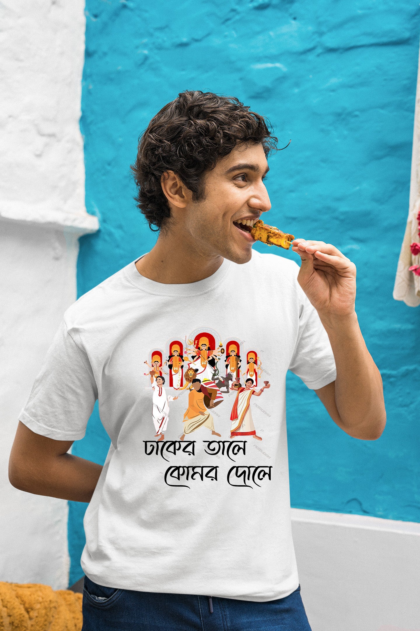 Dhaker Tale Komor Dole Durga Puja T-Shirt